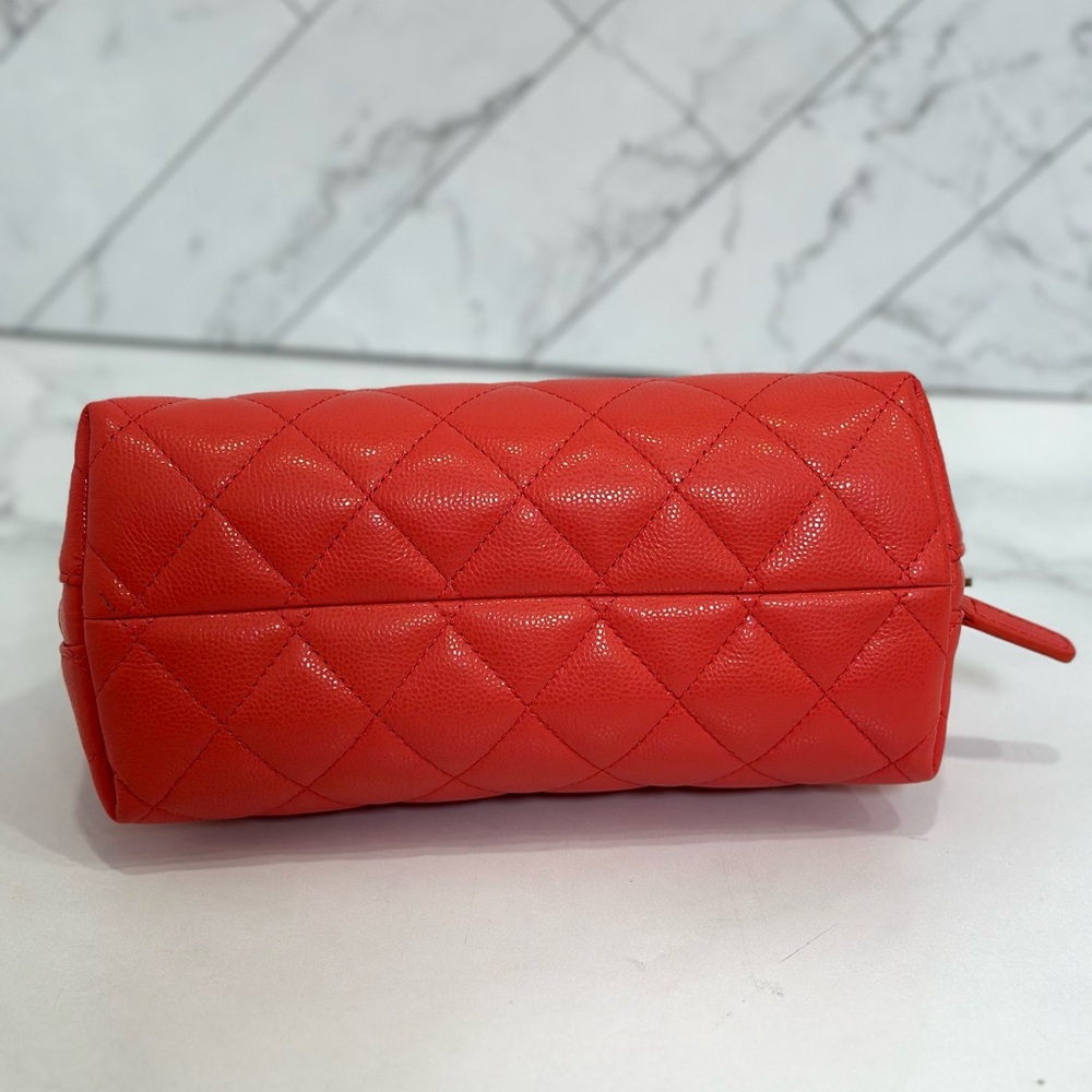 New Chanel Make up Case - Picture 5 of 7